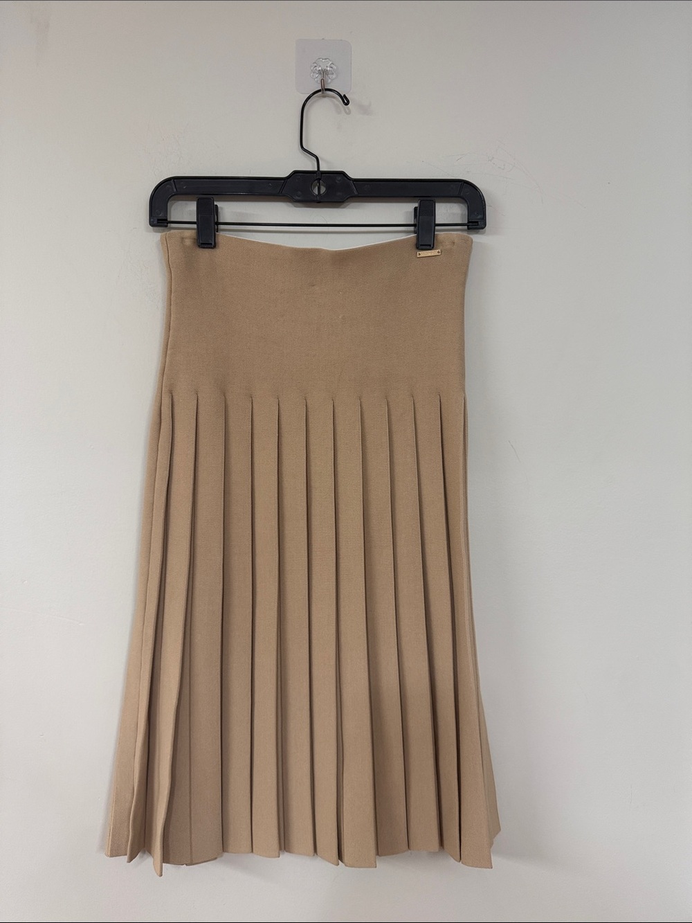 Apparalel Infinity Pleated Midi Skirt in Camel - Picture 4 of 6